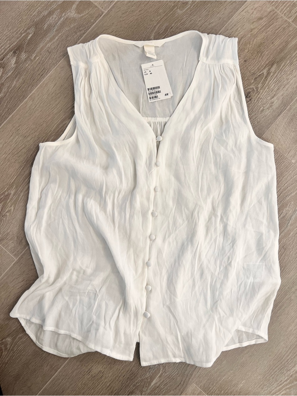 H&M White Sleeveless Button-Front V-Neck Blouse